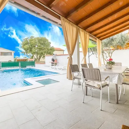 Holiday Olga With Pool &pet Friendly *