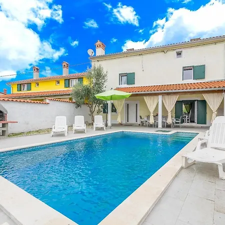 Holiday Olga With Pool &pet Friendly Holiday home