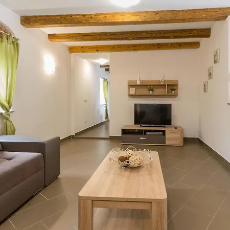 Holiday Olga With Pool &pet Friendly