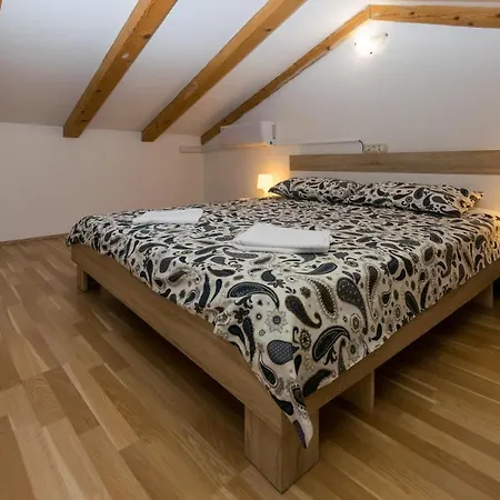 Holiday Olga With Pool &pet Friendly Holiday home Pula